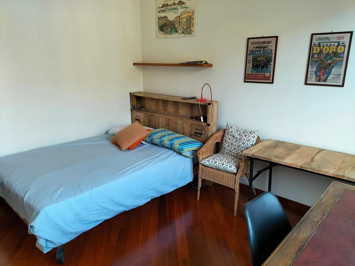 Guest house Stanza In Zona Solari In Appartamento Incantevole Milan Italy